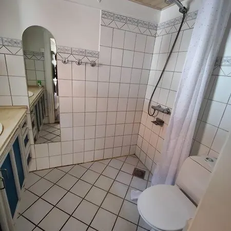 Hus I Naturskonne Omgivelser